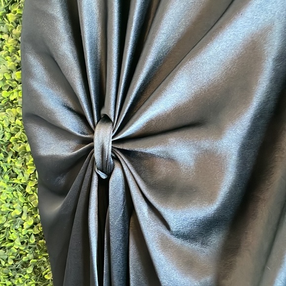 HALSTON HERITAGE
Sleeveless High-Neck Mixed-Media Twist-Drape Evening Gown - Picture 10 of 15